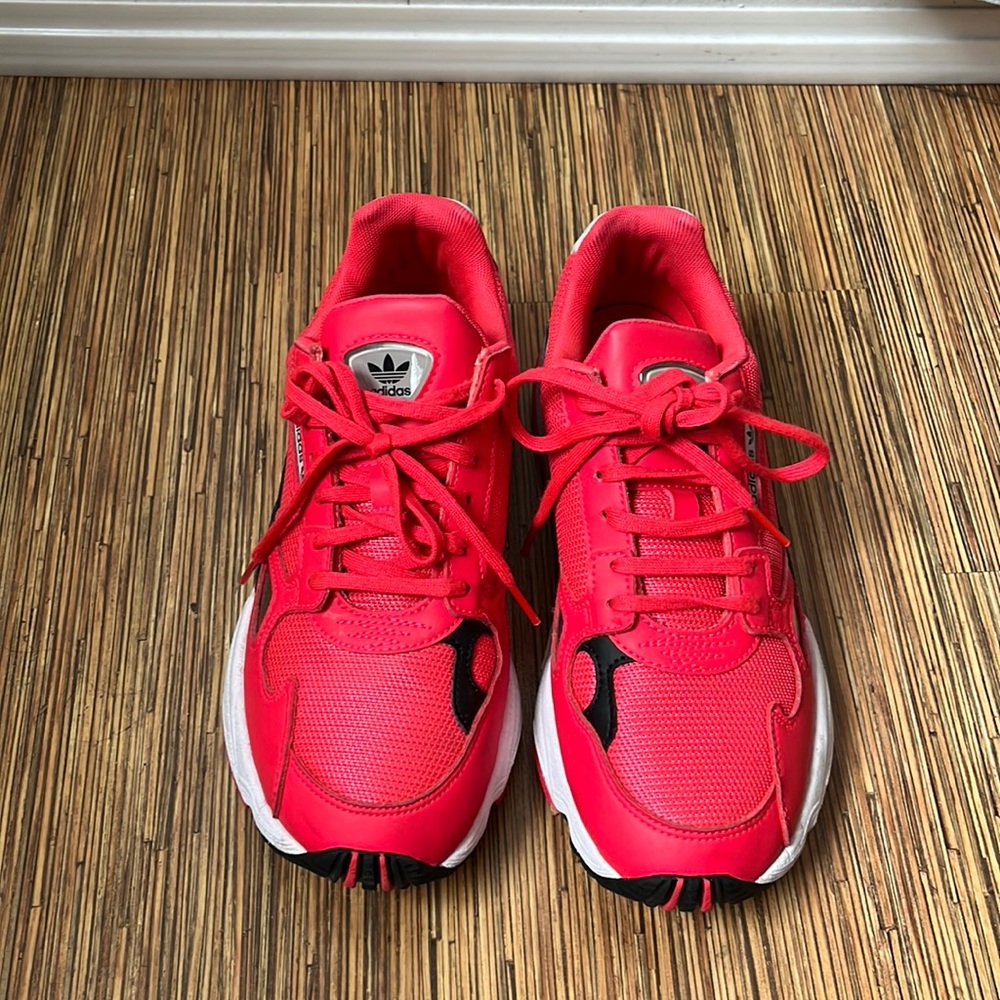 Adidas Sneakers